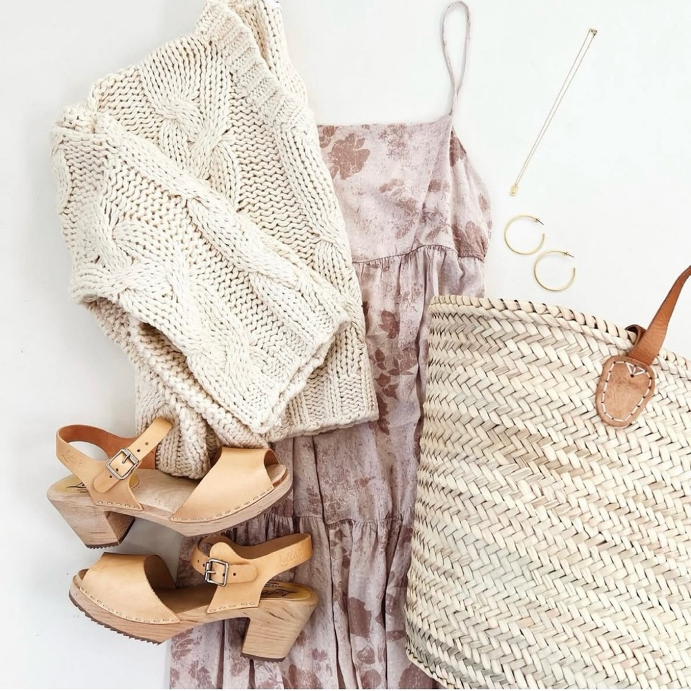 Carly Jean Los Angeles Chunky Knit Sweater ✨